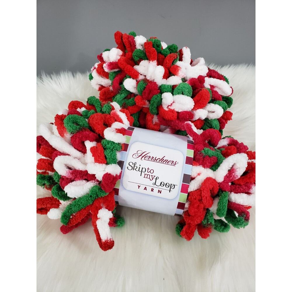 RARE RETIRED 2 PIECES Classic Christmas Herrschners SKIP TO MY LOOP Yarn
